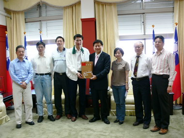 交通部鐵路改建工程局史偉今拜訪傅崐萁(圖)