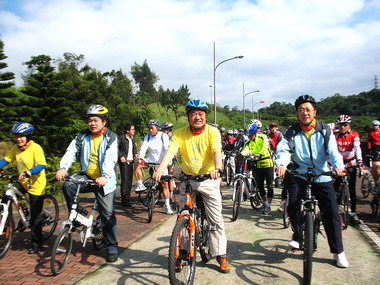 基隆辦全國公益連線自行車活動(圖)