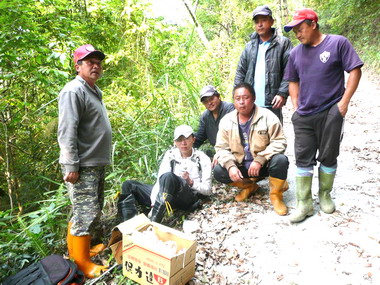 埔里消防分隊搜救攀登守城大山登山客(圖)