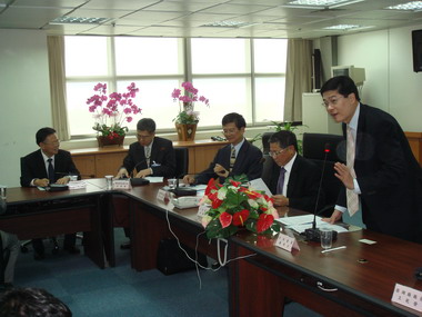 立委等人至澎湖考察通關、查緝等業務(圖)