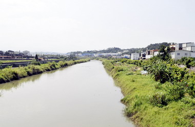 劉政鴻爭取經費盼改善南港溪水質(圖)