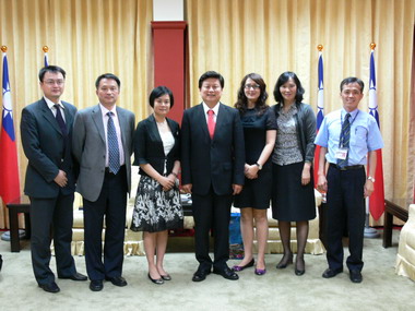 推動兩岸觀光包機大陸東方航空拜訪花蓮(圖)