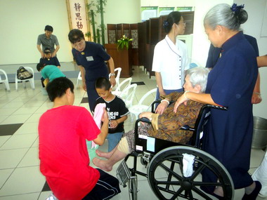 慈濟母親節舉辦浴佛大典(圖)