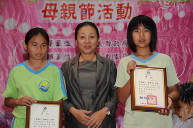 母親才是生日主角-親親媽咪我愛妳活動(圖)