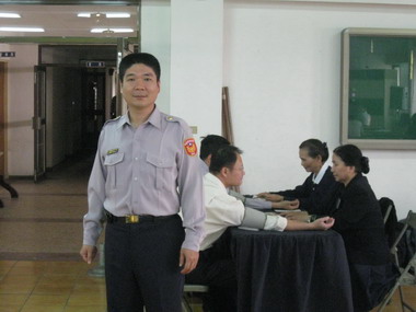 慈濟親赴虎尾警分局慰勞員警辛勞(圖)