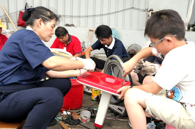 慈濟44周年慶宣導珍愛地球深耕環保理念(圖)