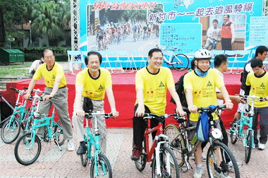 全國自行車日開幕 許明財親代言(圖)