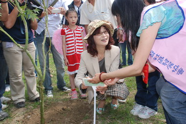 為雲林縣母親種福田 為大地之母植森情(圖)