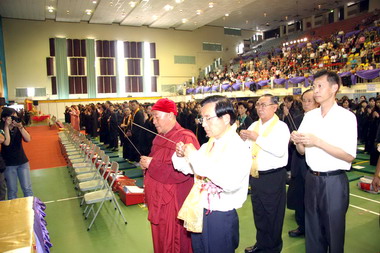 靈鷲山舉行啟建富貴金佛祈福法會(圖)