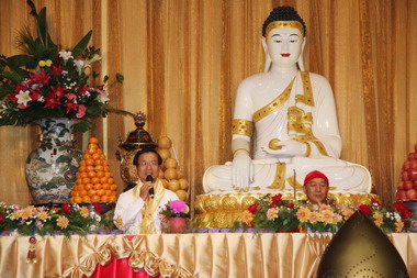 靈鷲山富貴金佛法會(圖)