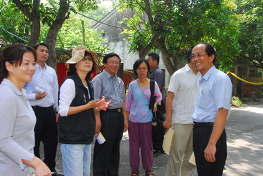 蘇治芬率團隊會勘虎尾鎮建國眷村(圖)