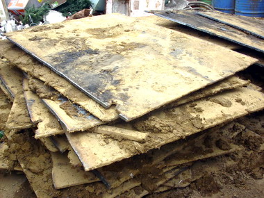 苗栗警方查獲贓物鋼鐵板尋失主(圖)