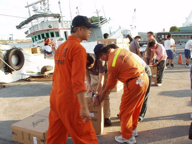 高雄關稅局查獲市價近千萬元走私香菸(圖)