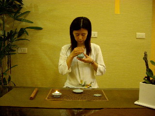 岡達香坊提倡「馨香未來學」(圖)