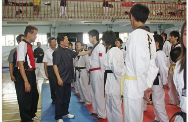 99年縣長盃跆拳道錦標賽(圖)