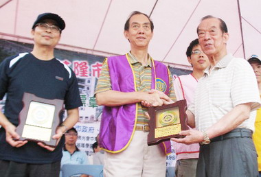 基隆辦淨灘活動全民一同關心環保(圖)