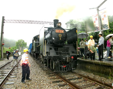 毛治國視察舊山線復駛路線(圖)