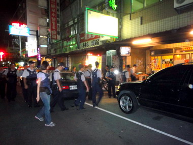 虎尾警分局強化治安實施威力掃蕩臨檢(圖)