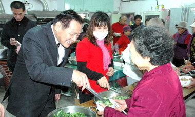 竹市明年採老人福利服務方案取代現金發放(圖)