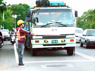 聯大校門口人車動線複雜已漸改善(圖)