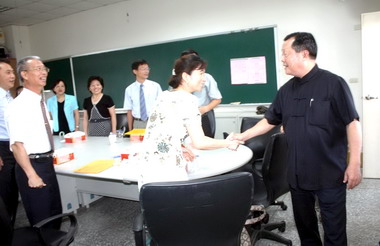 苗縣國中小校長遴選 劉政鴻：適才適所(圖)