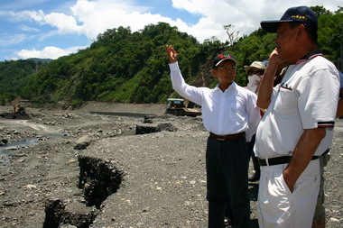協助桃源鄉興建吊橋(圖)
