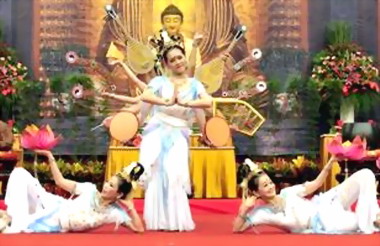 苗栗感恩祈福法會 5千人齊聚巨蛋(圖)