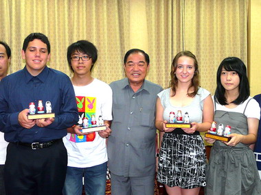 張通榮接見德州考柏克利士市交換學生(圖)