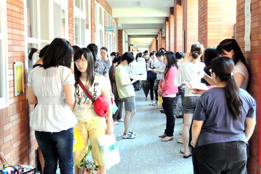 代理教師聯合甄試(圖)