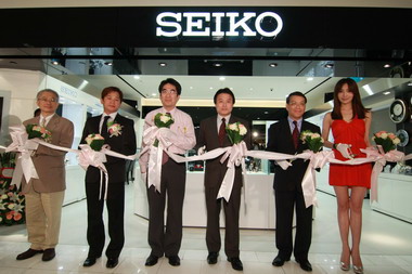 SEIKO全台首家旗艦店在高雄夢時代開幕(圖)