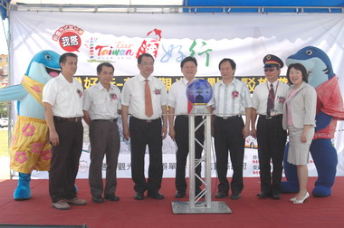 花蓮觀光景點接駁旅遊服務(圖)