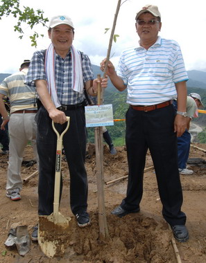 中鋼舉行員工眷屬自強活動(圖)