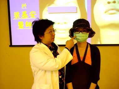 整合醫療臉部骨惡性類肉瘤—還我自在人生(圖)