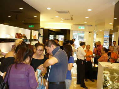 高雄縣市百家當舖聯合開倉清貨活動(圖)