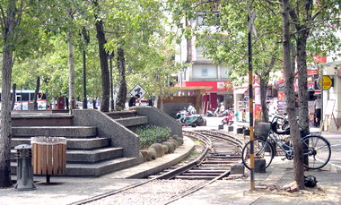 火車站前廣場整頓完成給市民乾淨環境(圖)