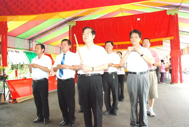 南投肉品市場辦中元普渡法會(圖)