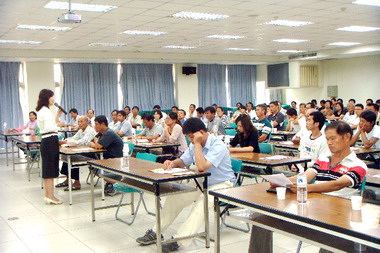 雲社大菁英農民培訓農民大學接棒(圖)