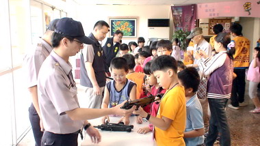 警方結合民間 舉辦青少年休閒活動(圖)