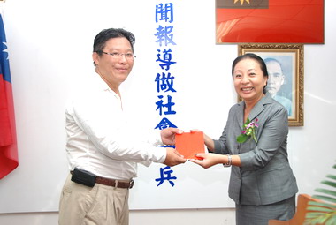 嘉義縣各界慶祝記者節(圖)