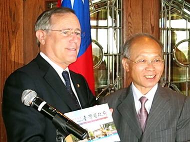 林政則向美國主流領袖喊話：赴美免簽證(圖)