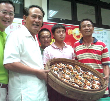 屏東漁民養殖大閘蟹成功美味可口(圖)