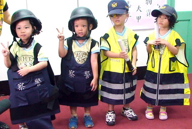 中縣主人翁拜訪大甲警分局(圖)