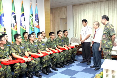 陳茂淵到新社興中山莊敬軍(圖)
