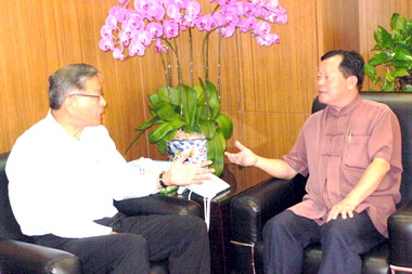 駐馬代表林明禮拜訪劉政鴻(圖)