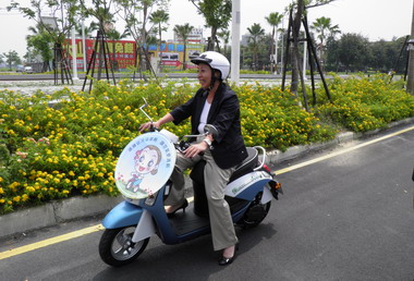 推動綠色運輸嘉縣將廣設電動車充電站(圖)