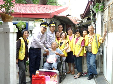 苗栗警分局關懷弱勢族群(圖)