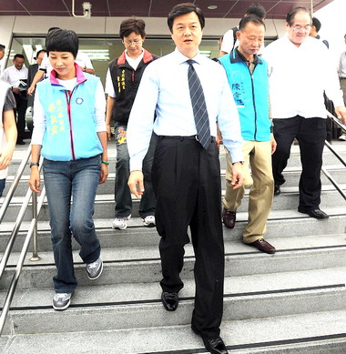 周錫瑋視察捷運蘆洲線(圖)