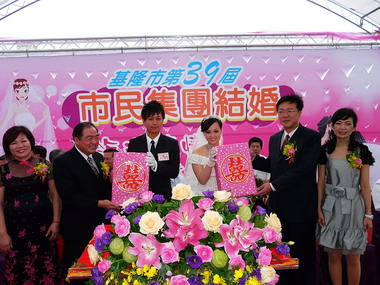 海洋傳情幸福久久市民集團結婚(圖)