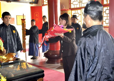嘉市黃氏宗親會辦敬老尊賢暨秋季祭祖大會(圖)
