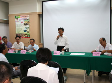 楊秋興與仁大工業區廠商座談(圖)